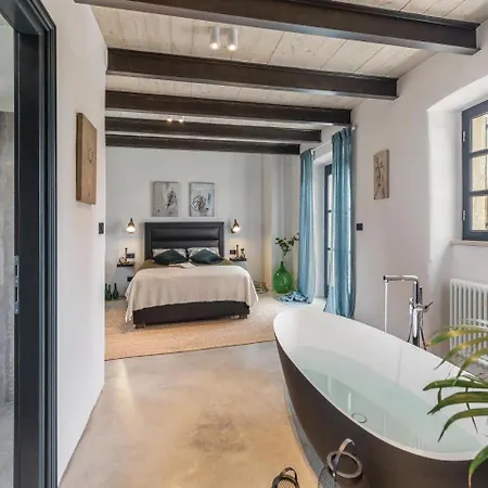 Four Bedroom Holiday In * Golas