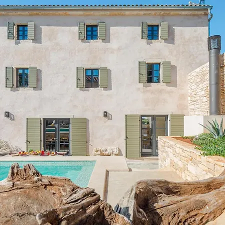 Four Bedroom Holiday In Holiday home *