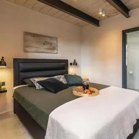 Four Bedroom Holiday In Holiday home *