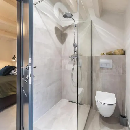 Four Bedroom Holiday In *