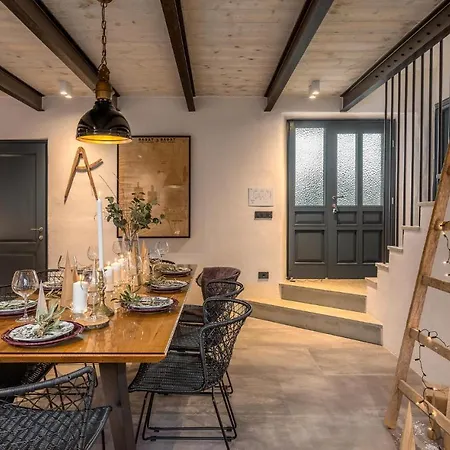 Four Bedroom Holiday In 度假居